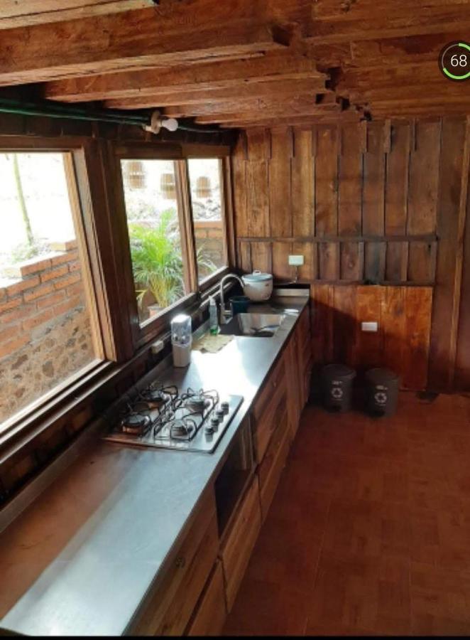 Hostal Gallito Roca Jardín Esterno foto
