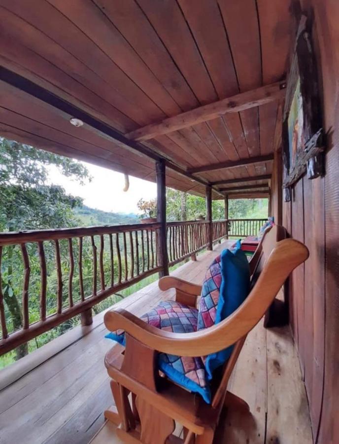 Hostal Gallito Roca Jardín Esterno foto