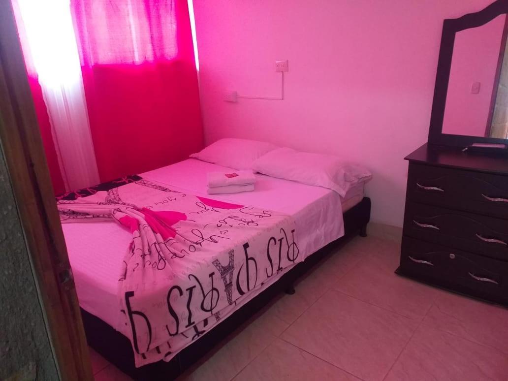 Hostal Gallito Roca Jardín Esterno foto